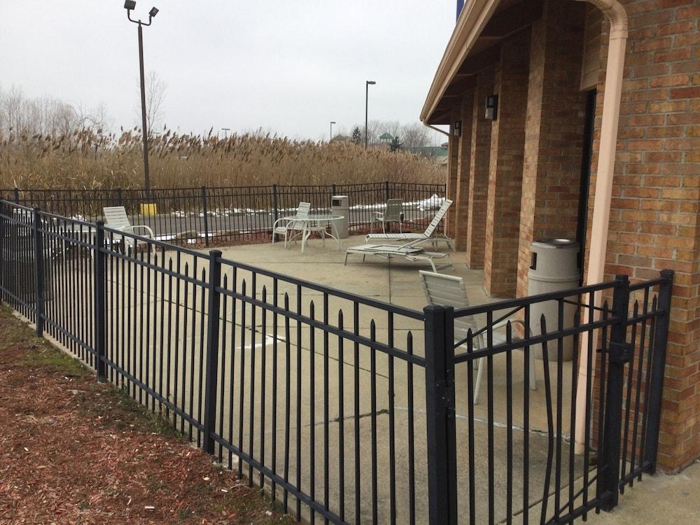 Baymont By Wyndham Port Huron Exterior foto